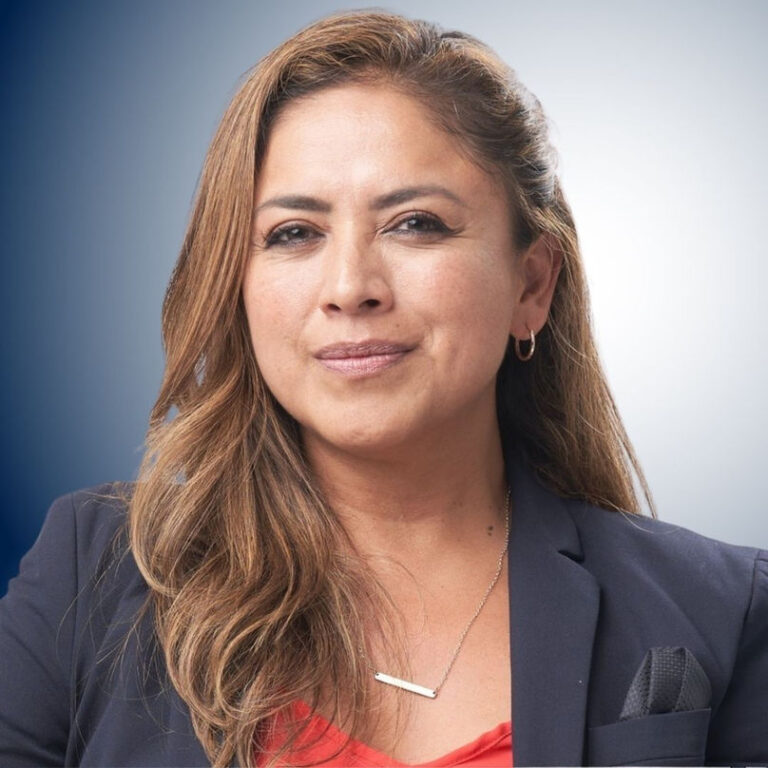Paola Serna L